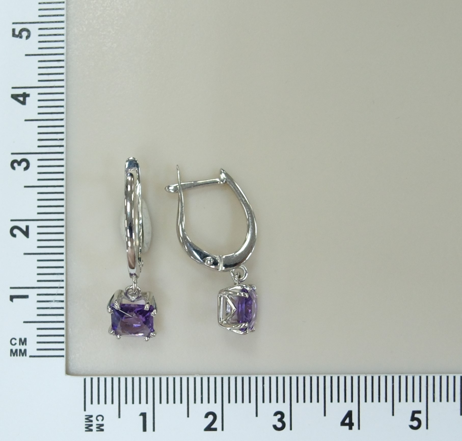 Серебряные серьги с аметистами